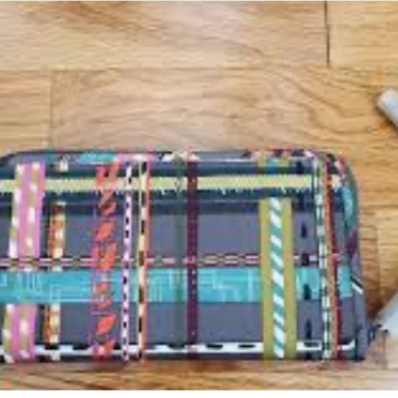 πππ Vera Bradley Midtown RFID Accordion Wristlet~City Plaid Pattern - Picture 10 of 12